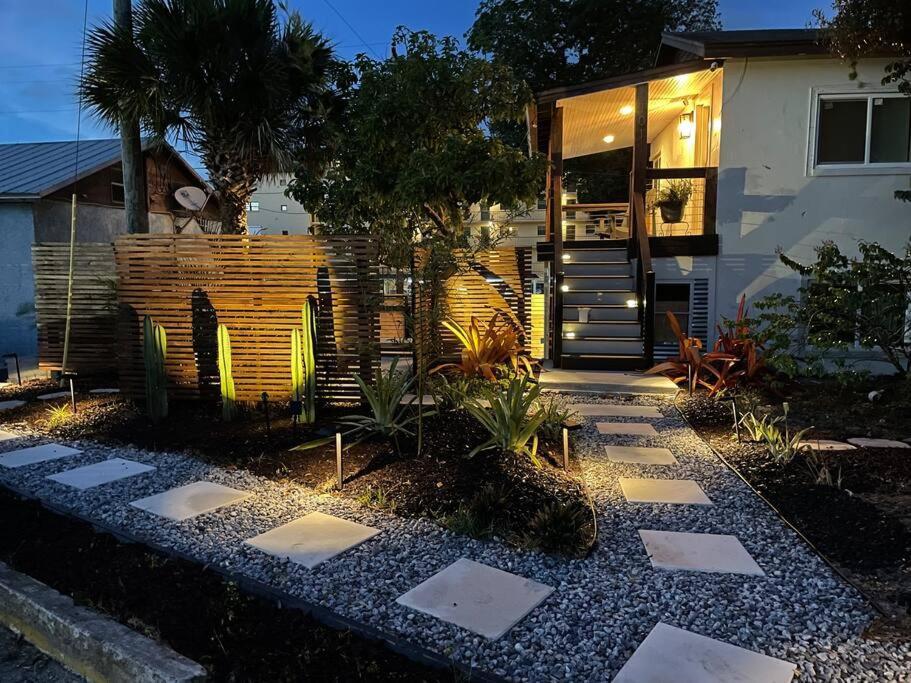 Shares View Luxury Apt Rockledge Exteriör bild