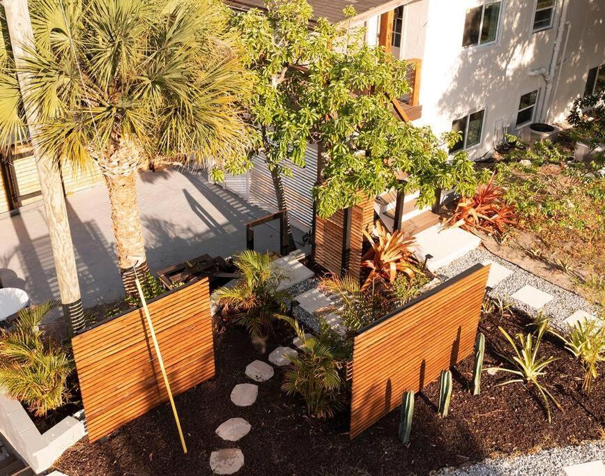 Shares View Luxury Apt Rockledge Exteriör bild